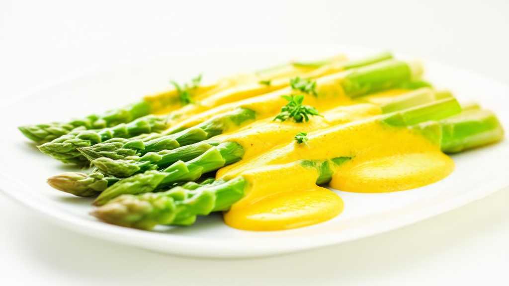 Asparagus in Cream Sauce