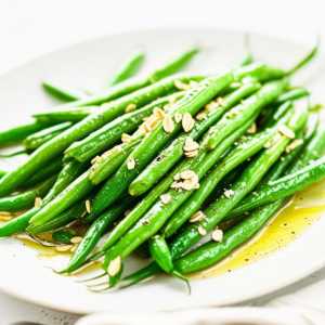 Keto Sauteed Green Beans with Vinegar Glaze