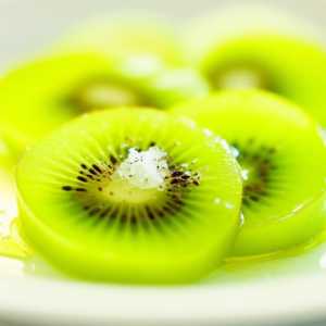 Kiwis with Coconut Oil Drizzle