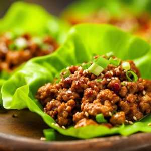Lettuce Wraps with Ground Turkey and Spicy Hoisin Sauce